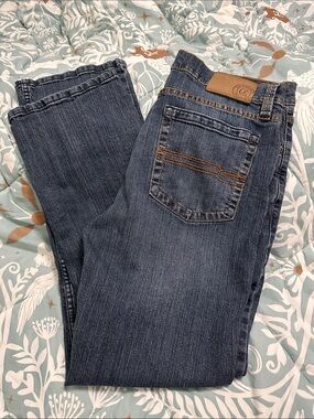 Men's Straight Jeans in Classic Blue Denim with Subtle Contrast Stitching